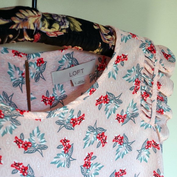 LOFT Flutter Shell Sleeveless Blouse - Picture 2 of 4